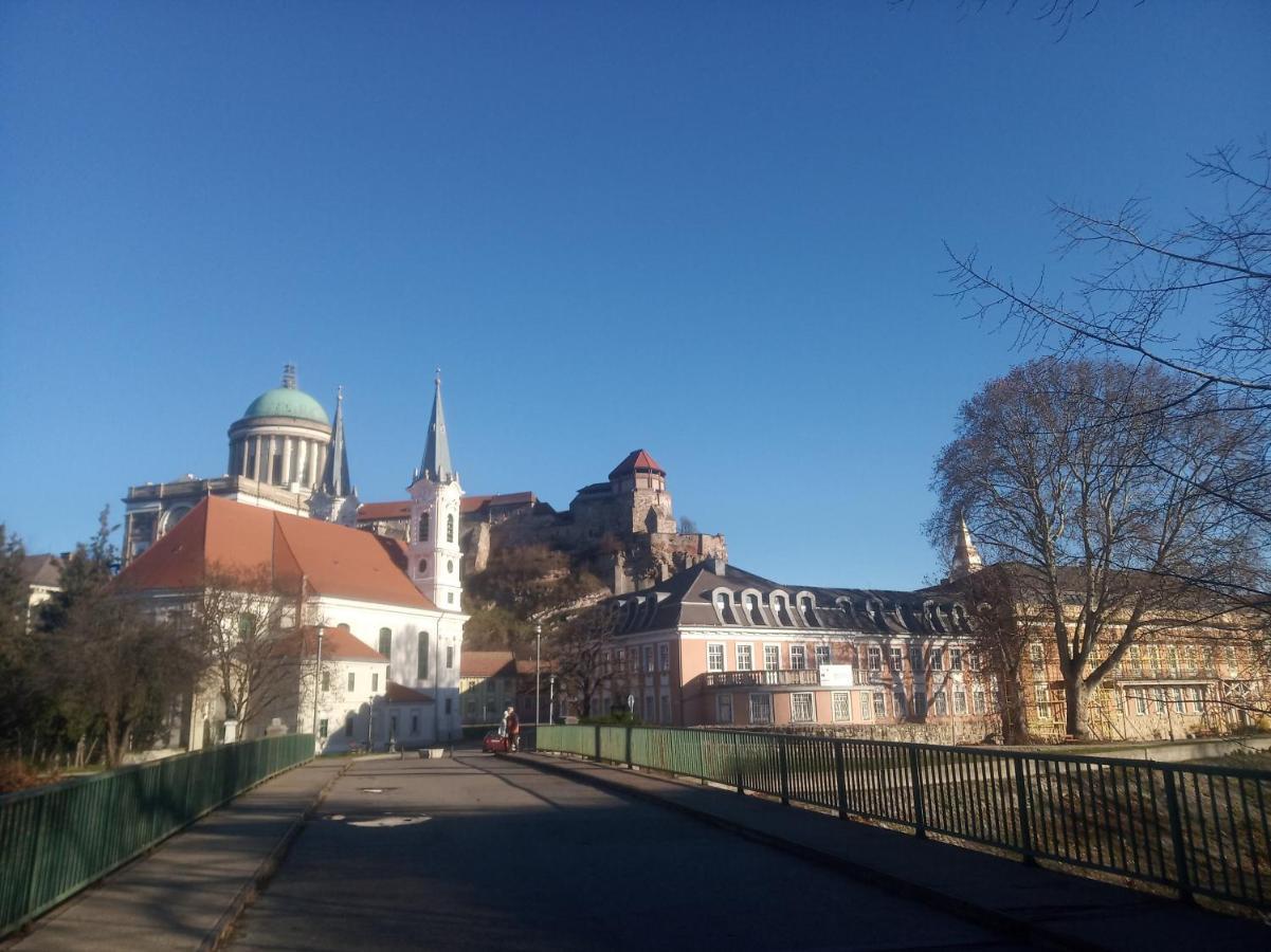 Esztergom Central Экстерьер фото