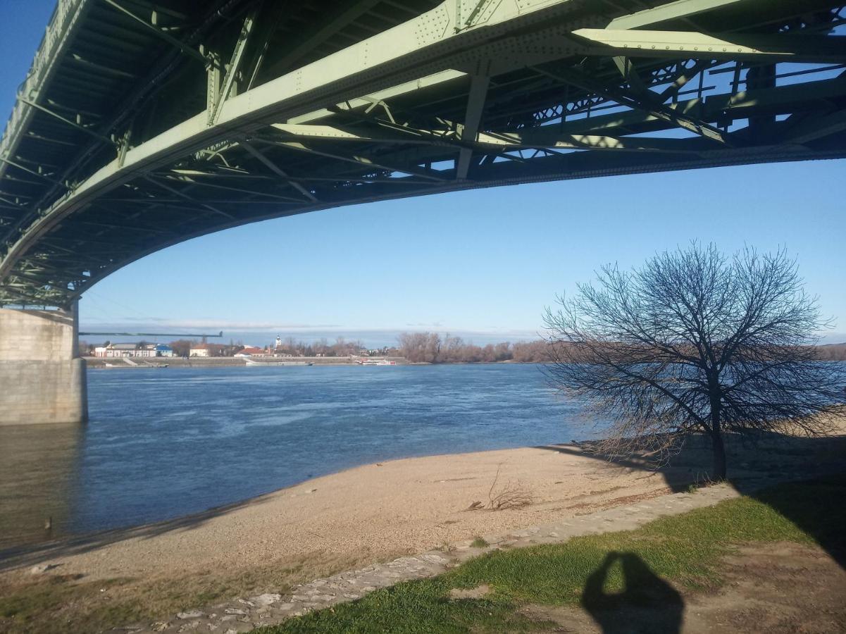 Esztergom Central Экстерьер фото