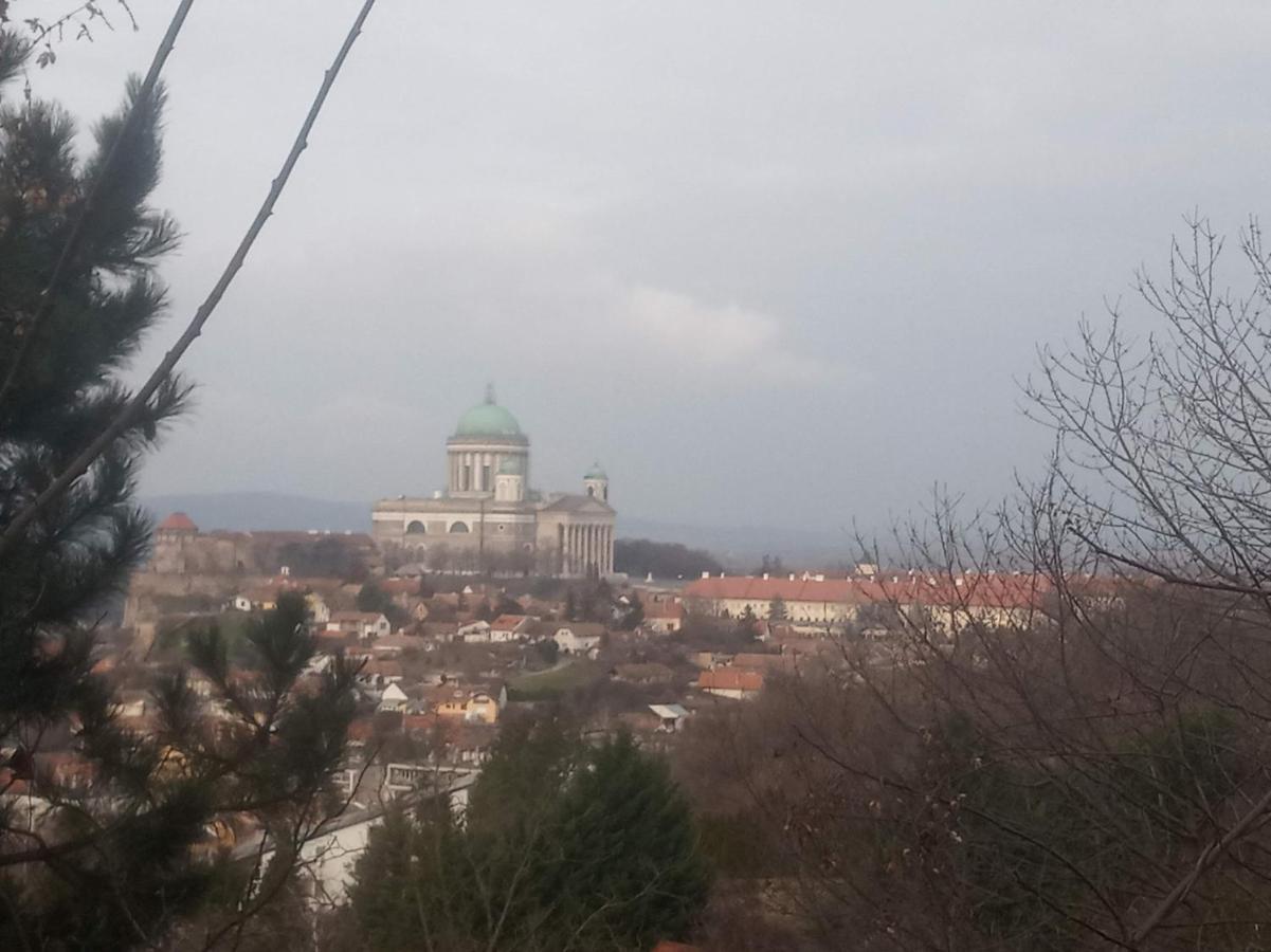 Esztergom Central Экстерьер фото